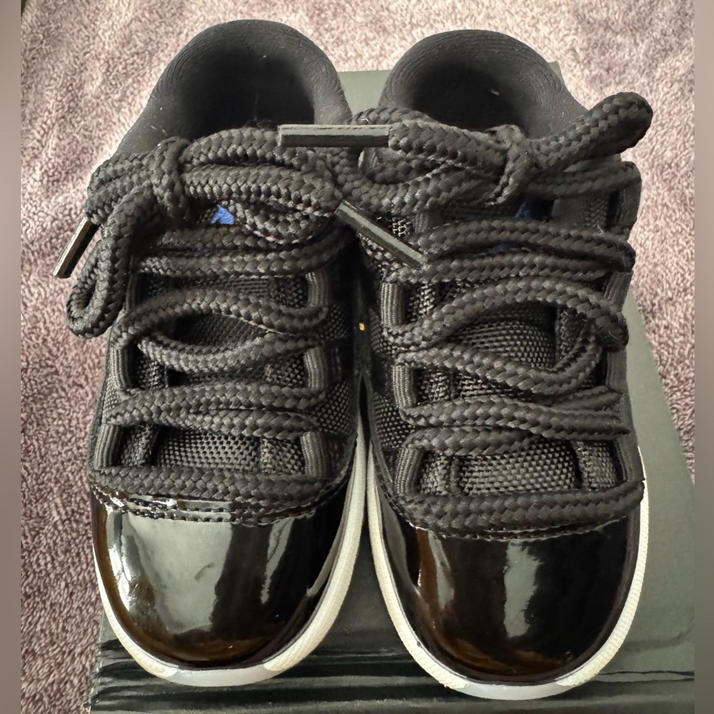 Jordan 11 Retro Low - Space Jam - Black/Royal/White